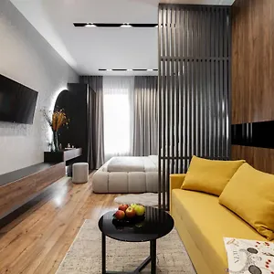 Dream On Drahomanova Street Апартаменты